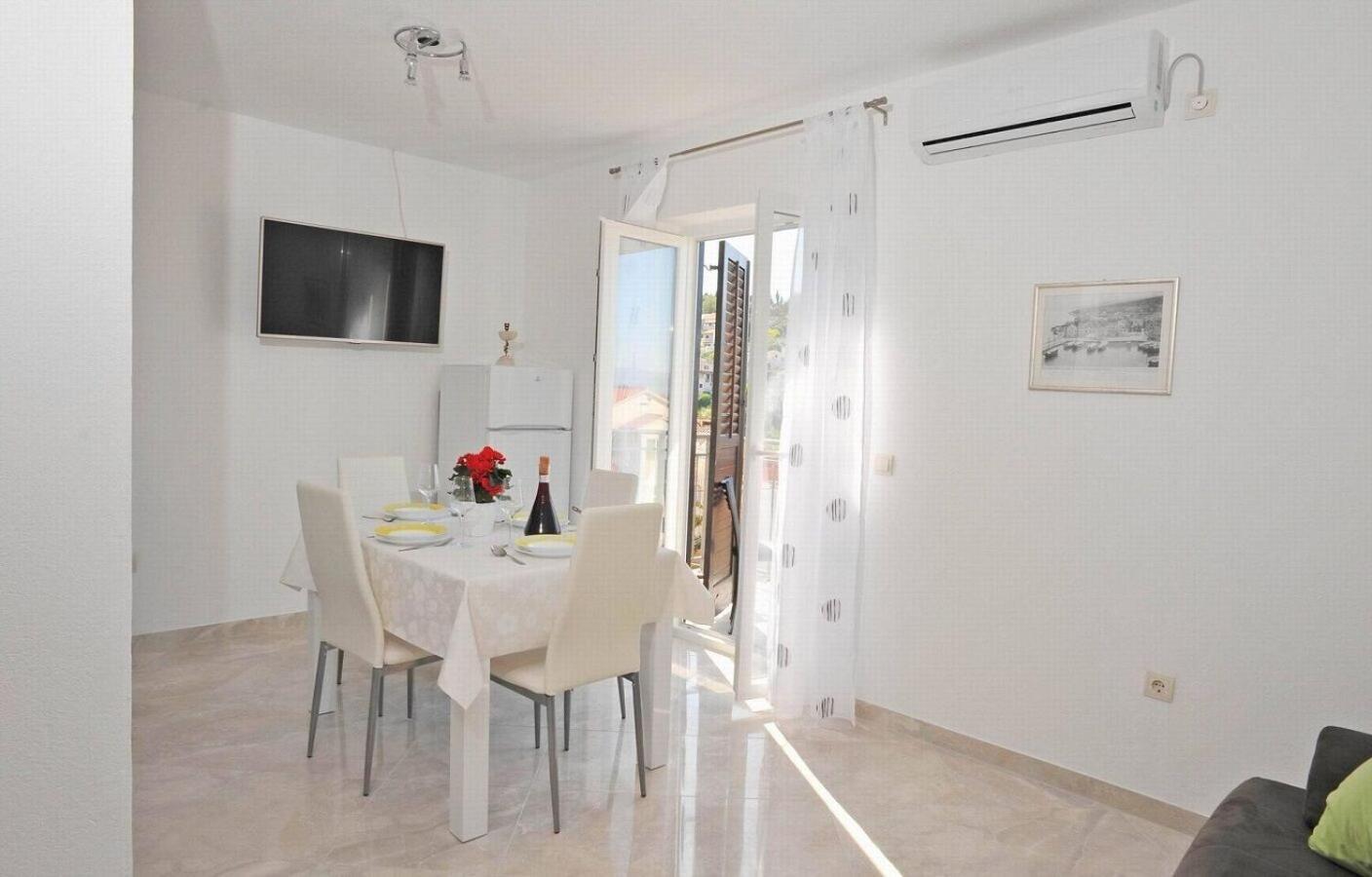 Apartment Mato Сутиван Екстериор снимка