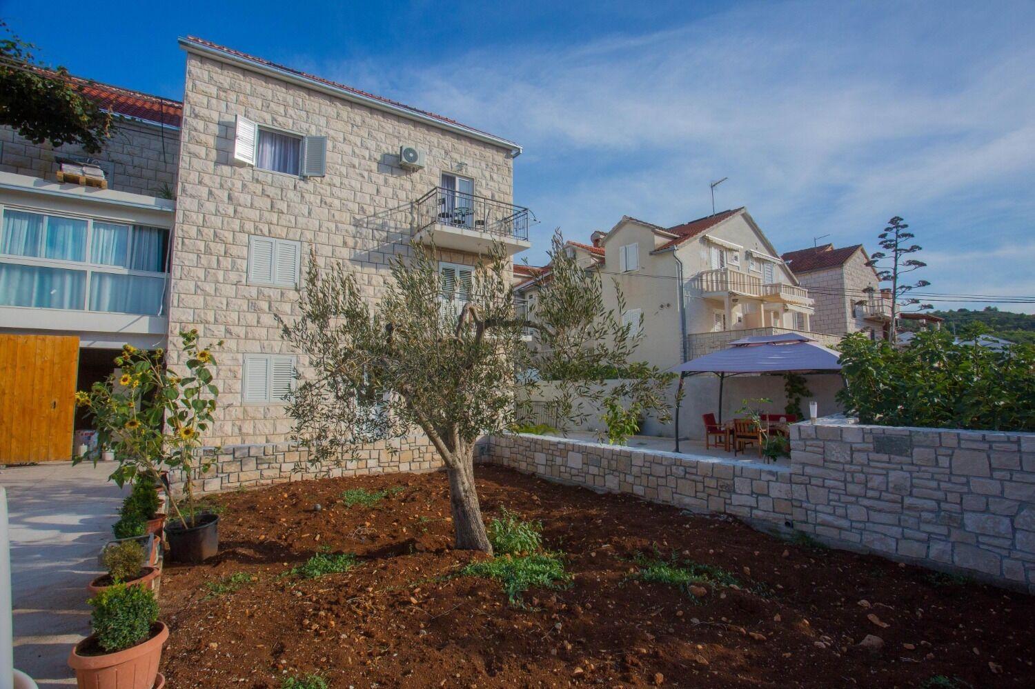 Apartment Mato Сутиван Екстериор снимка