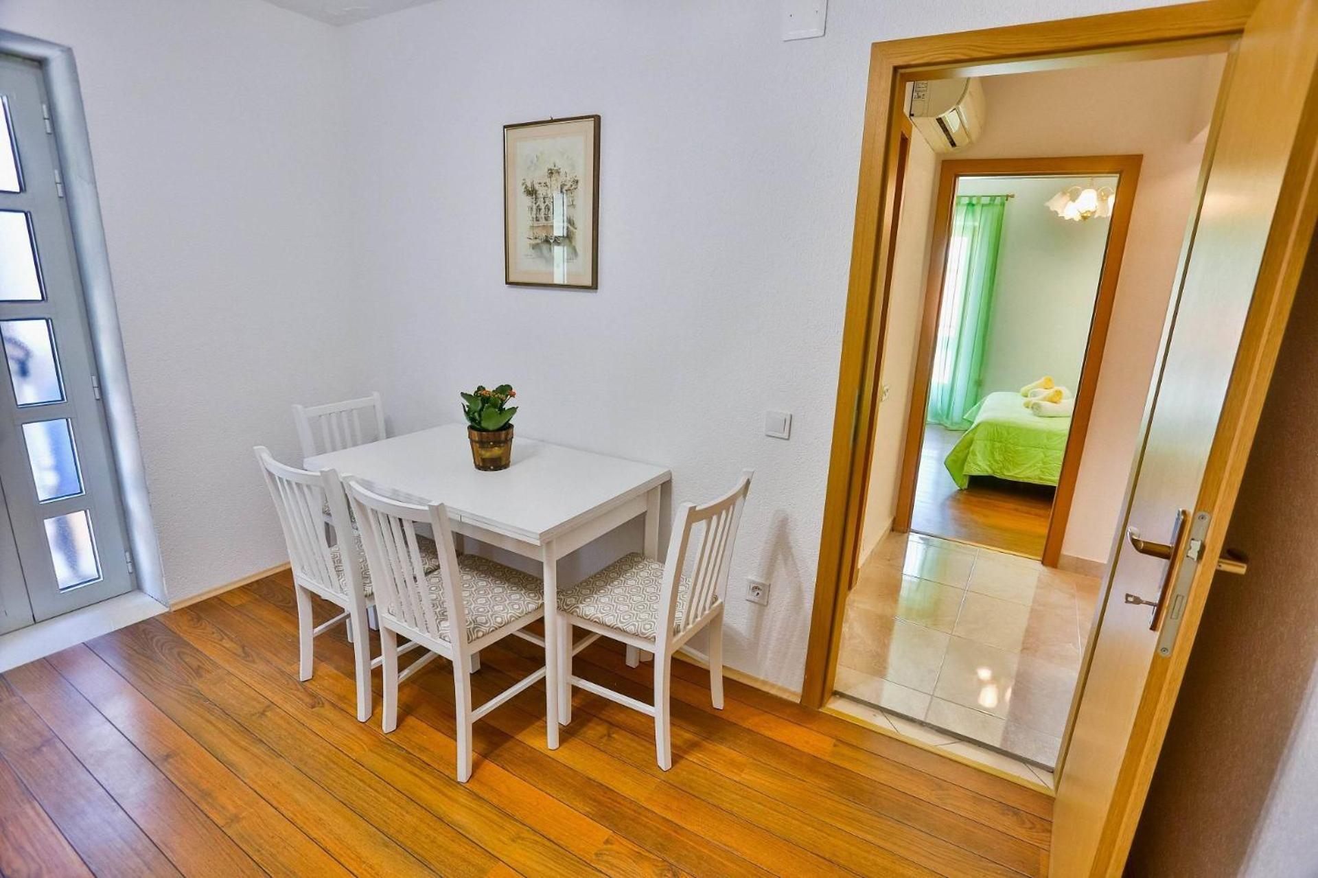 Apartment Mato Сутиван Екстериор снимка